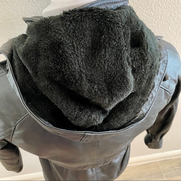 The Connection New York Genuine Leather Jacket - Picture 7 of 11